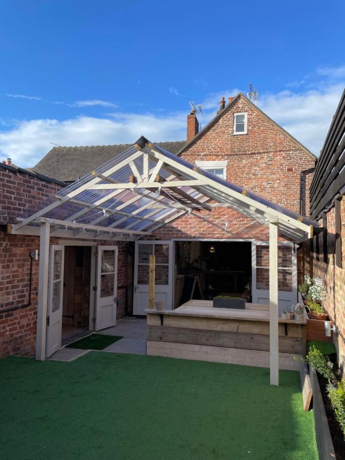 The Walled Garden At Cheshire Boutique Bathhouse Nantwich Ngoại thất bức ảnh