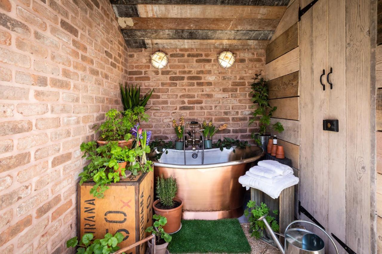 The Walled Garden At Cheshire Boutique Bathhouse Nantwich Ngoại thất bức ảnh