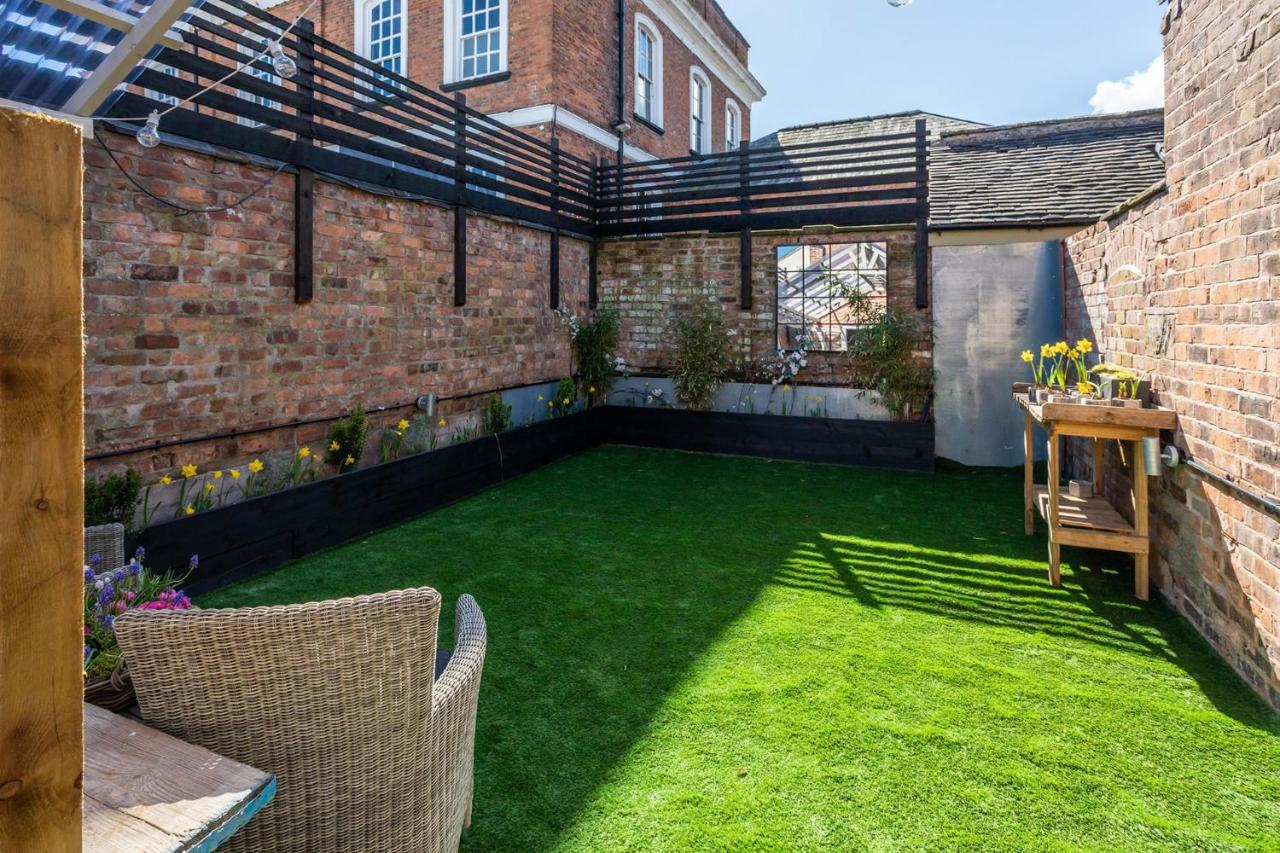 The Walled Garden At Cheshire Boutique Bathhouse Nantwich Ngoại thất bức ảnh